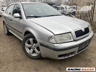 Skoda Octavia I 2.0i bontott alkatrészei