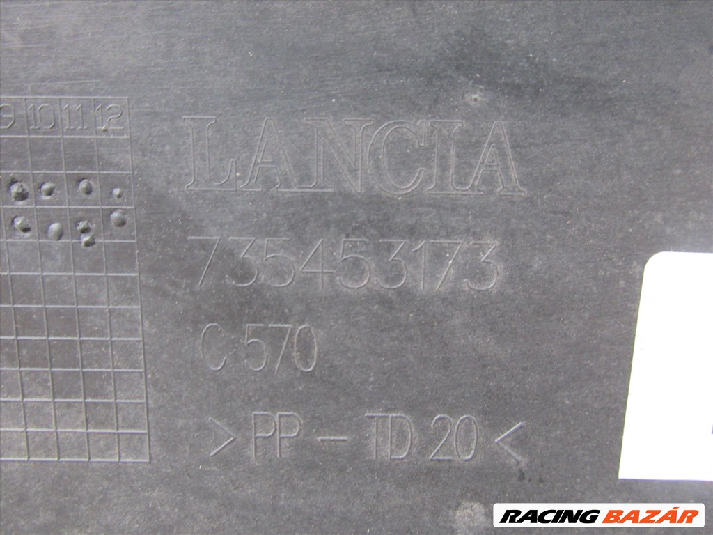 Lancia Delta 2008-2014 parkszenzor helyes hátsó lökhárító alsó rész 735453173 3. kép