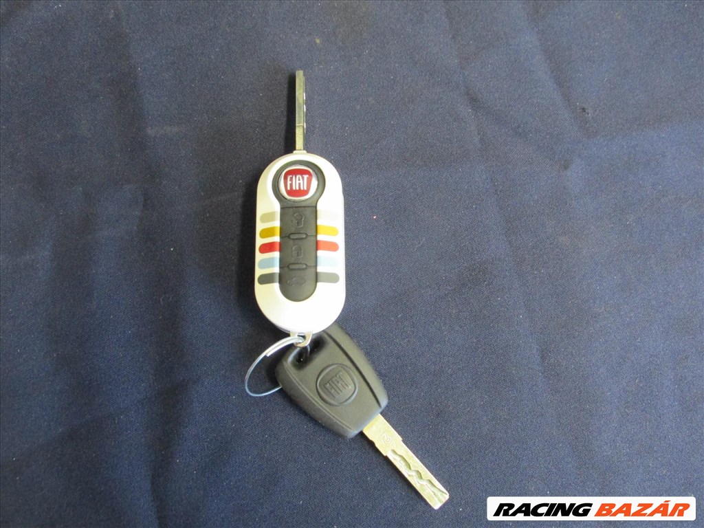 Fiat új, fehér színű kulcs szett 1. kép