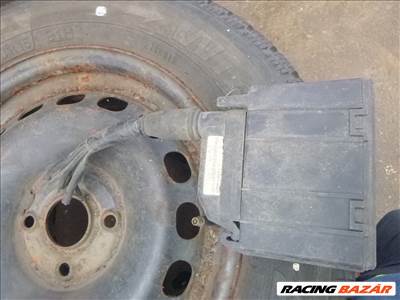 Audi 80  B2-B3   motorvezérlő csatlakozóval   (RU) 89 HJS 63 01 0070, KBA 16673