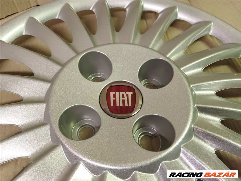 Fiat Grande Punto 15" új dísztárcsa piros emblémás 3. kép