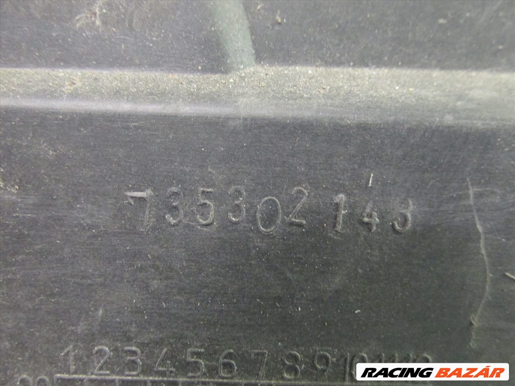 82327 Fiat Doblo I. 2000-2005 jobb hátsó lámpakeret, kettényíló ajtós kivitelhez 735302143 4. kép