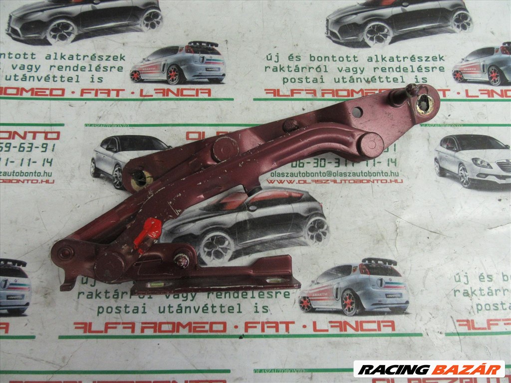 32798 Alfa Romeo 159 szedán bordó színű, bal oldali csomagtér ajtó zsanér 50501013 1. kép