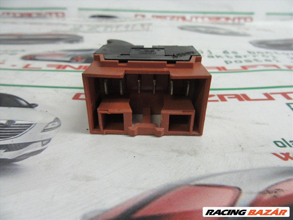 Fiat Marea jobb hátsó ablakemelő kapcsoló a vezető oldali ajtóban 2. kép