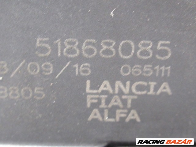 Fiat Doblo III.  felnyíló csomagtérajtó zár  5. kép