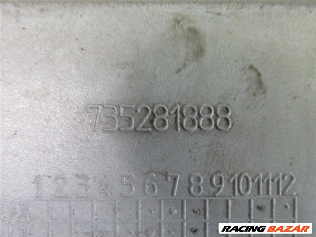 82334 Fiat Doblo I. 2000-2005 jobb hátsó lámpa keret, felnyíló ajtós kivitelhez 735281888 4. kép