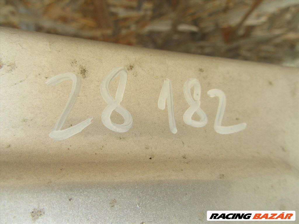28182 Alfa Romeo 159 kombi ezüst színű, jobb hátsó ajtó a képen látható sérüléssel 50510371 3. kép