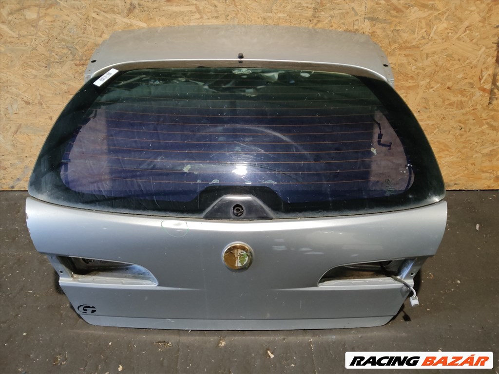 157570 Alfa Romeo 156 2003-2005 kombi csomagtérajtó, a képen látható sérüléssel, fóliázott üveg!!!! 1. kép