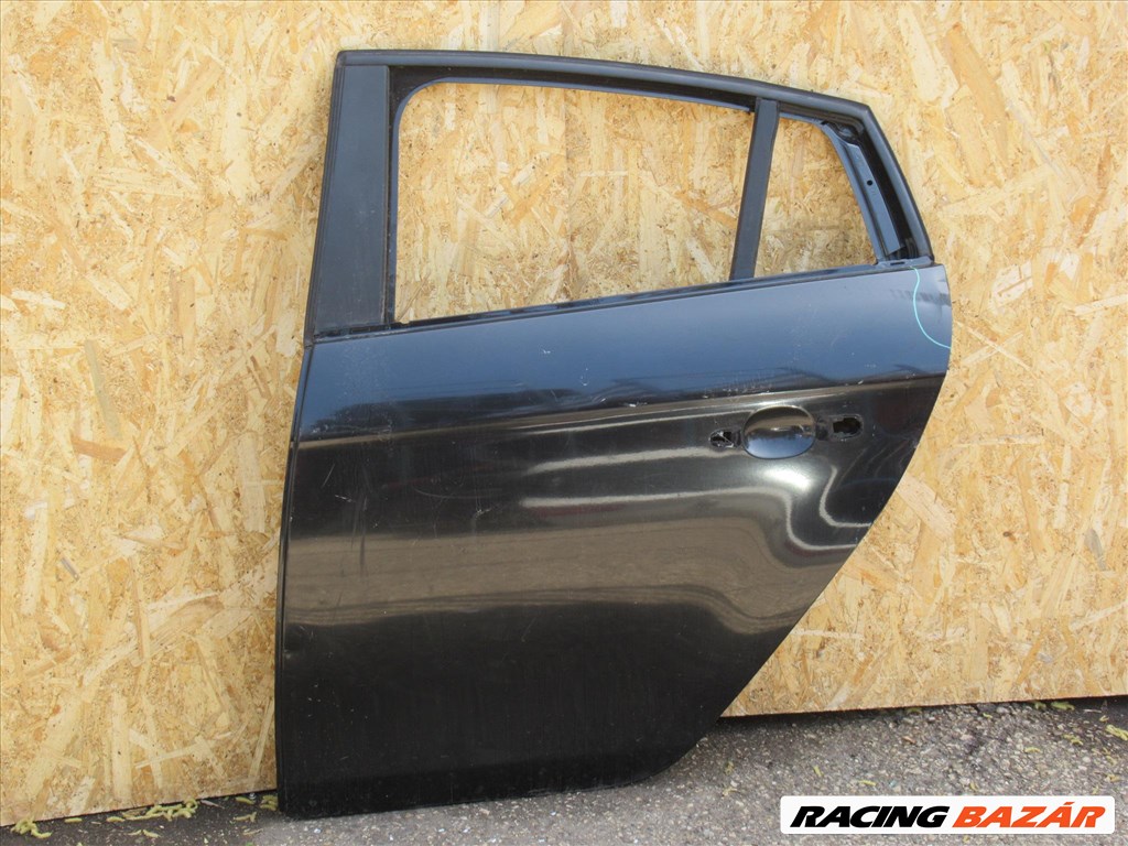 111144 Fiat Bravo 2007-2014 bal hátsó ajtó a képen látható sérüléssel 51839096 1. kép