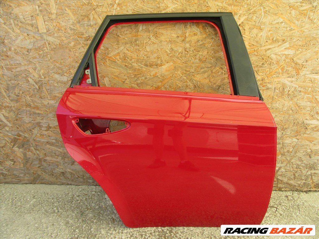 28181 Alfa Romeo 159 kombi piros színű, jobb hátsó ajtó 50510371 1. kép