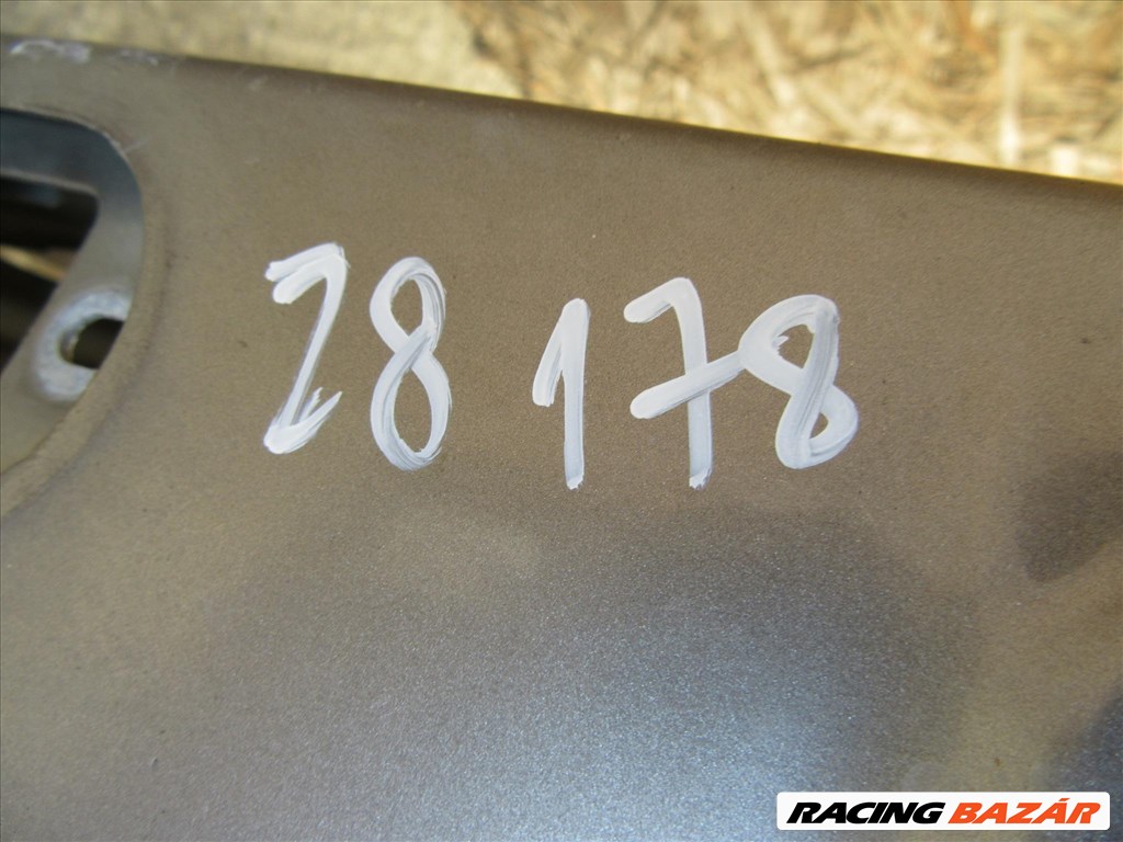 28178 Alfa Romeo 159 kombi ezüst színű, bal hátsó ajtó a képen látható sérüléssel 50510509 3. kép
