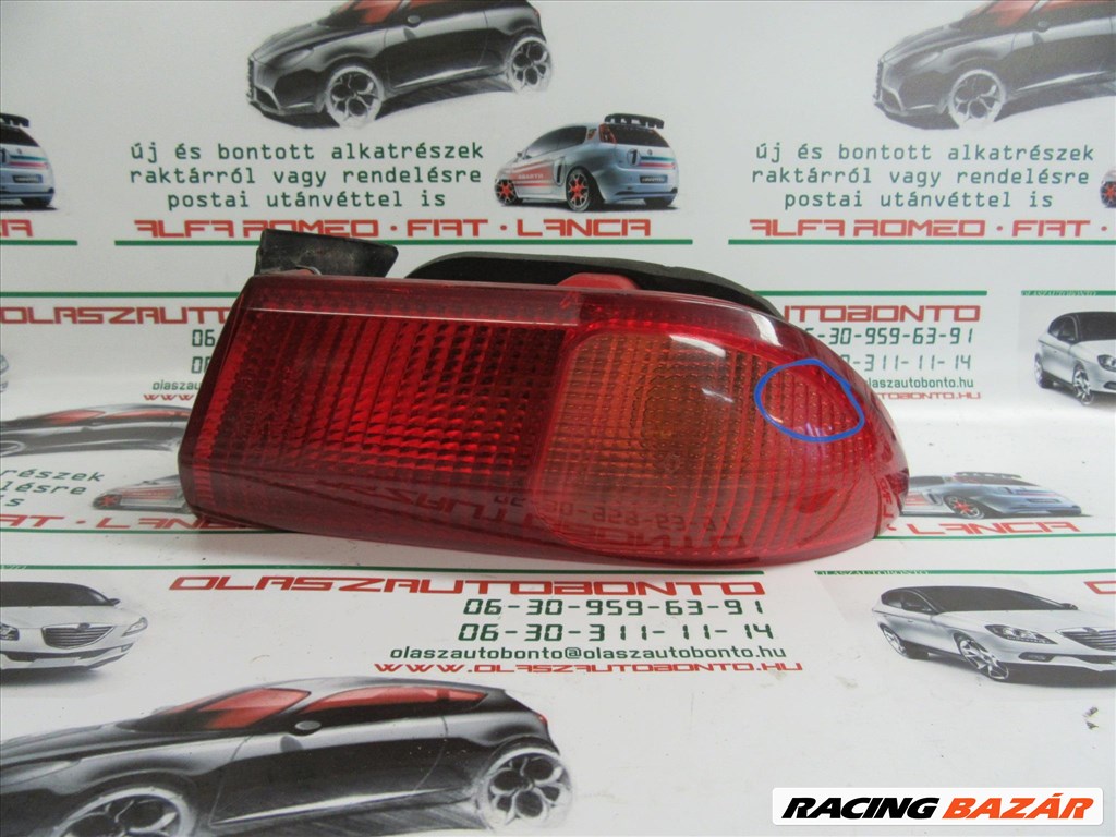 Alfa Romeo 156 jobb hátsó külső lámpa a képen látható sérüléssel 1. kép
