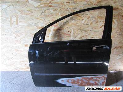 36029 Fiat Croma fekete színű, bal első ajtó a képen látható sérüléssel