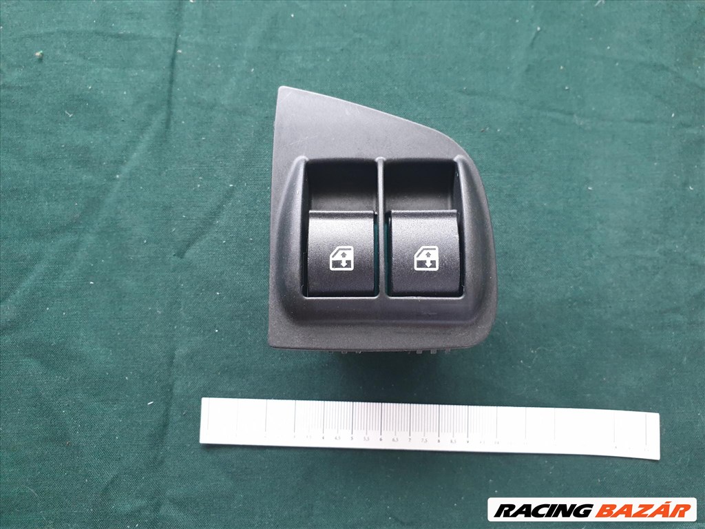 Fiat Doblo II. utángyártott új bal első ablakemelő kapcsoló 735417033 1. kép