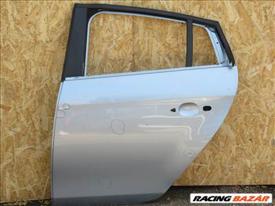 111137 Fiat Bravo bal hátsó ajtó a képen látható sérüléssel 51839096