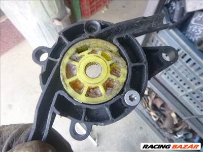 Audi A4 (B5 - 8D) BAL ELSŐ ABLAKEMELŐ MOTORBA FOGASKERÉK