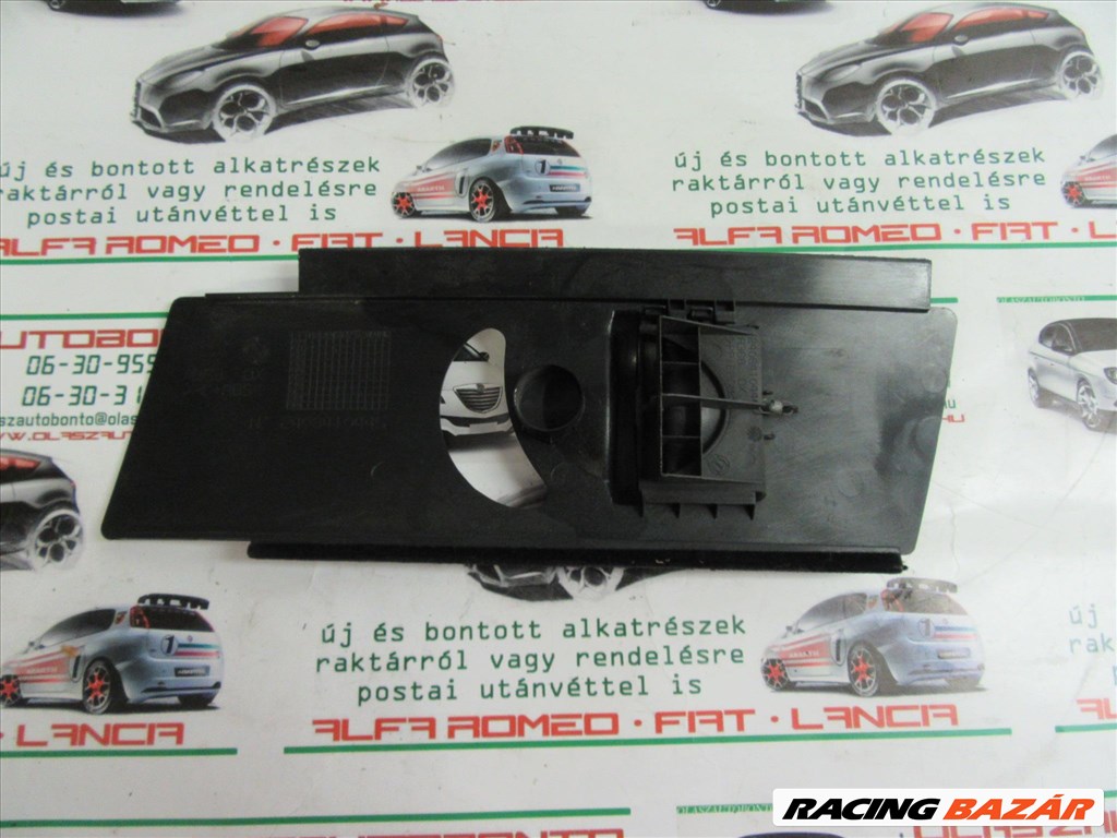 Lancia Thesis 2408410445 számú, jobb oldali B oszlop takaró 2. kép