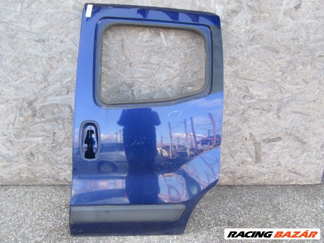 150084 Fiat Fiorino, Qubo  bal oldali üveghelyes toló ajtó, a képen látható sérüléssel 1. kép