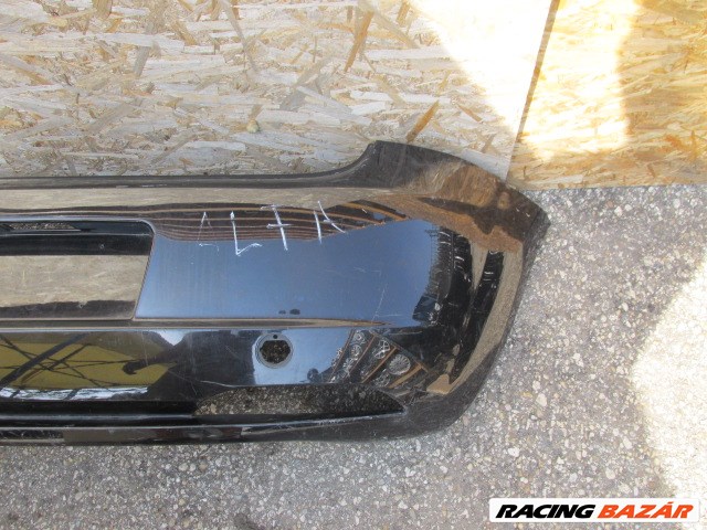 94127 Fiat Grande Punto fekete színű hátsó lökhárító, a képen látható sérüléssel 71777606 2. kép