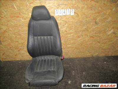 30187 Alfa Romeo 147 5 ajtós, fekete színű, bőr, jobb első ülés