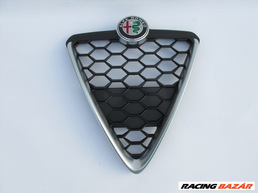 Alfa Romeo Giulietta gyári új díszrács  156112051 1. kép