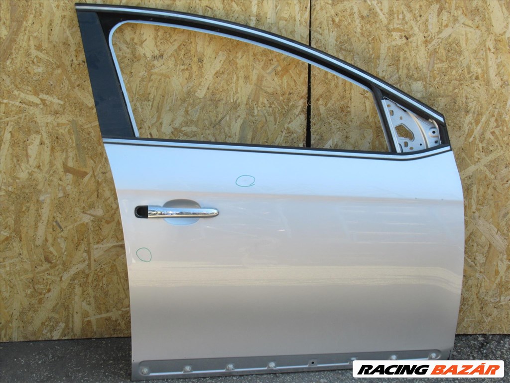 111134 Lancia Delta 2008-2014 jobb első ajtó a képen látható sérüléssel 51808840 1. kép