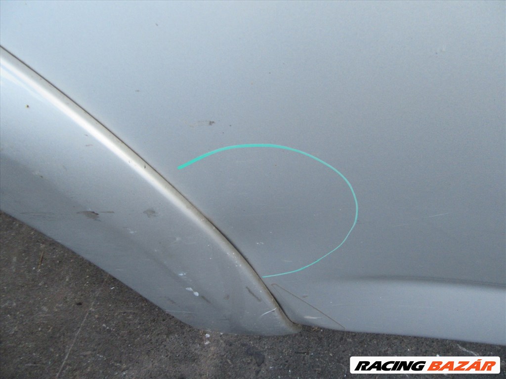 121857 Toyota Rav 4 2006-2013 jobb hátsó ajtó a képen látható sérüléssel 4. kép