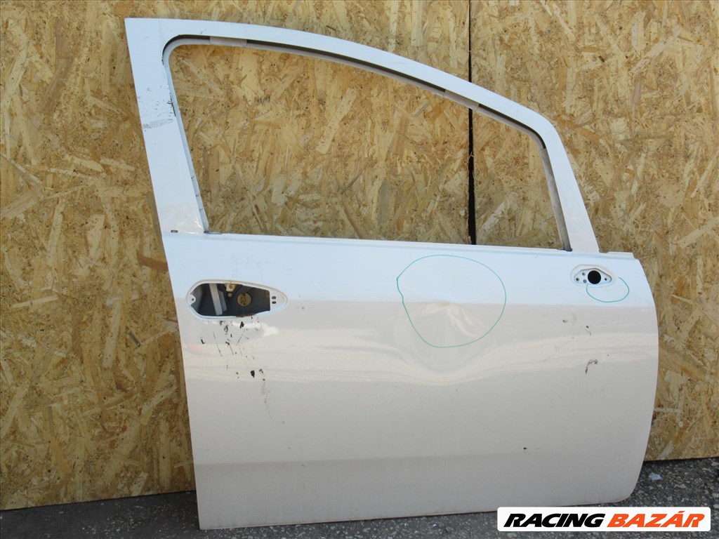 111132 Fiat Linea jobb első ajtó a képen látható sérüléssel 1. kép