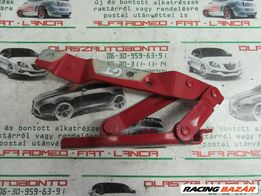 Alfa Romeo Gt piros színű, bal oldali csomagtér ajtó zsanér 1. kép