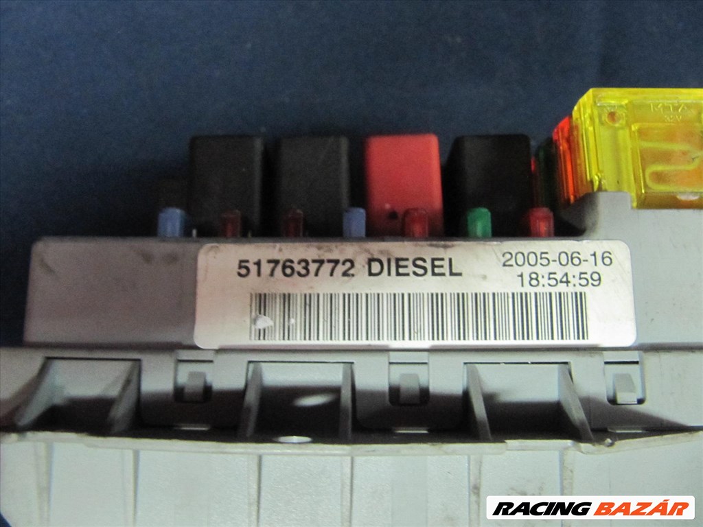 Fiat Doblo 2005-2009 Diesel külső biztosíték tábla 51763772 2. kép