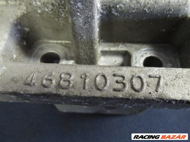 Fiat Punto III./ Stilo 46810307 számú motortartó alubak 5. kép