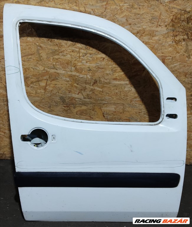 163189 Fiat Doblo 2000-2009 Jobb első fehér színű ajtó, a képen látható sérüléssel 51847704 1. kép