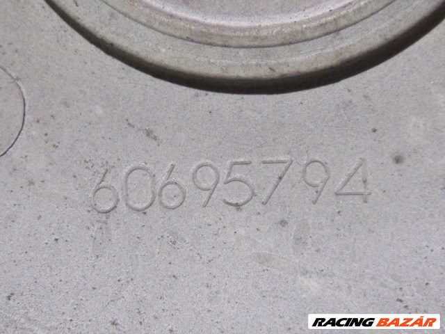 130355 Alfa Romeo 147,156,Gt 15"-os dísztárcsa a képen látható sérüléssel 60695794 5. kép