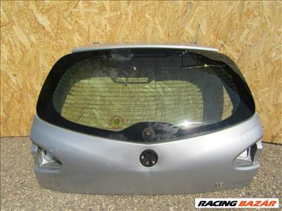 111721 Alfa Romeo 147 2000-2005 ezüst színű csomagtérajtó, a képen látható sérüléssel 46822705