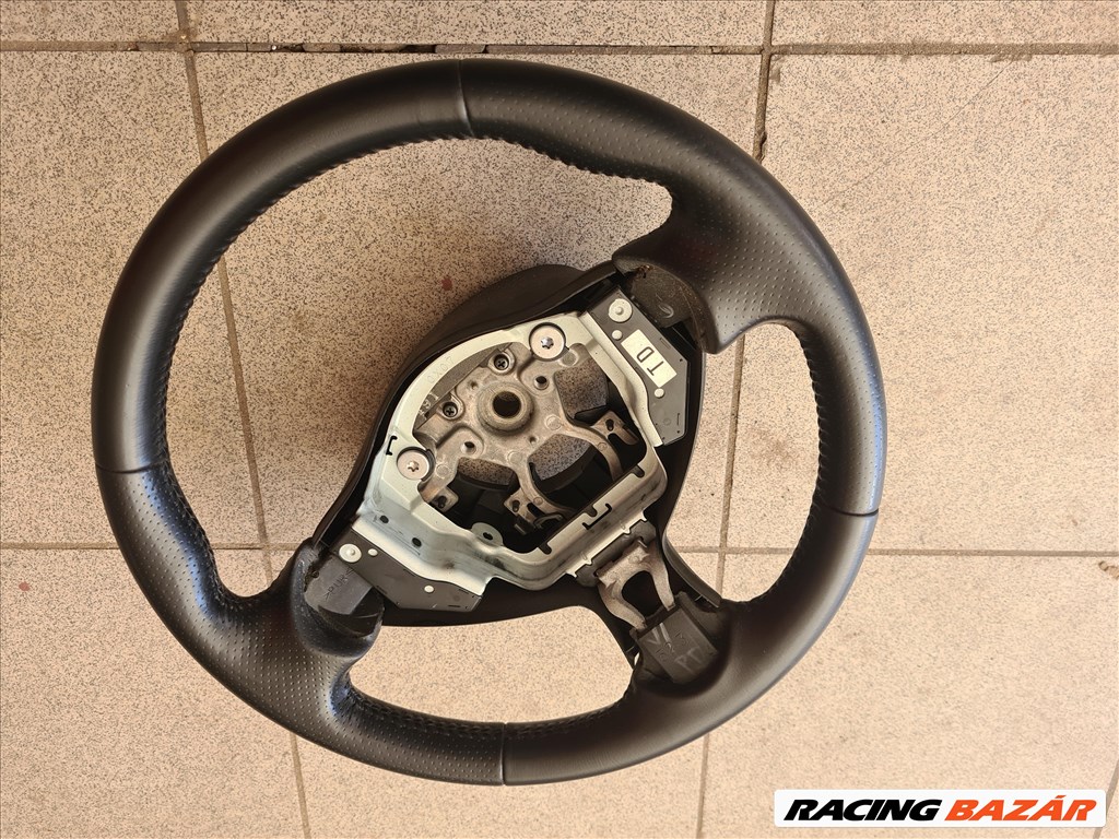 NISSAN JUKE kormány  2. kép