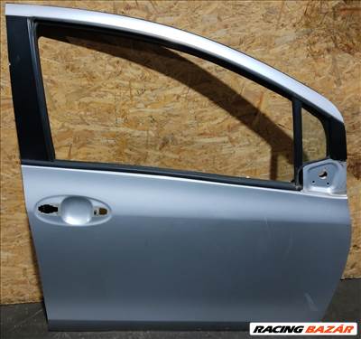 163184 Toyota Yaris II. 2005-2011  Jobb első Ezüst színű ajtó