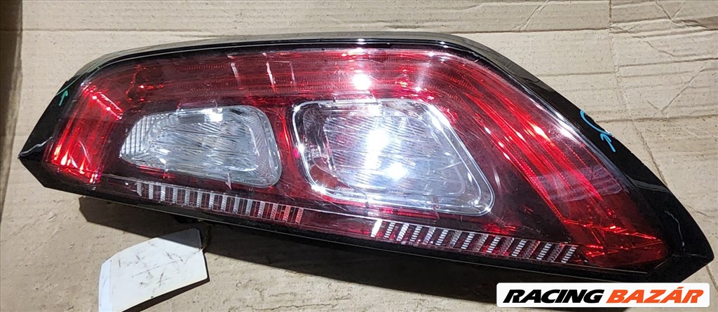 117913 Fiat Punto Evo 2009-2011 jobb hátsó lámpa, a képen látható sérüléssel 51927096 1. kép