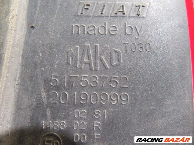153633 Fiat Linea jobb hátsó lámpa, a képen látható sérüléssel 51753752 4. kép