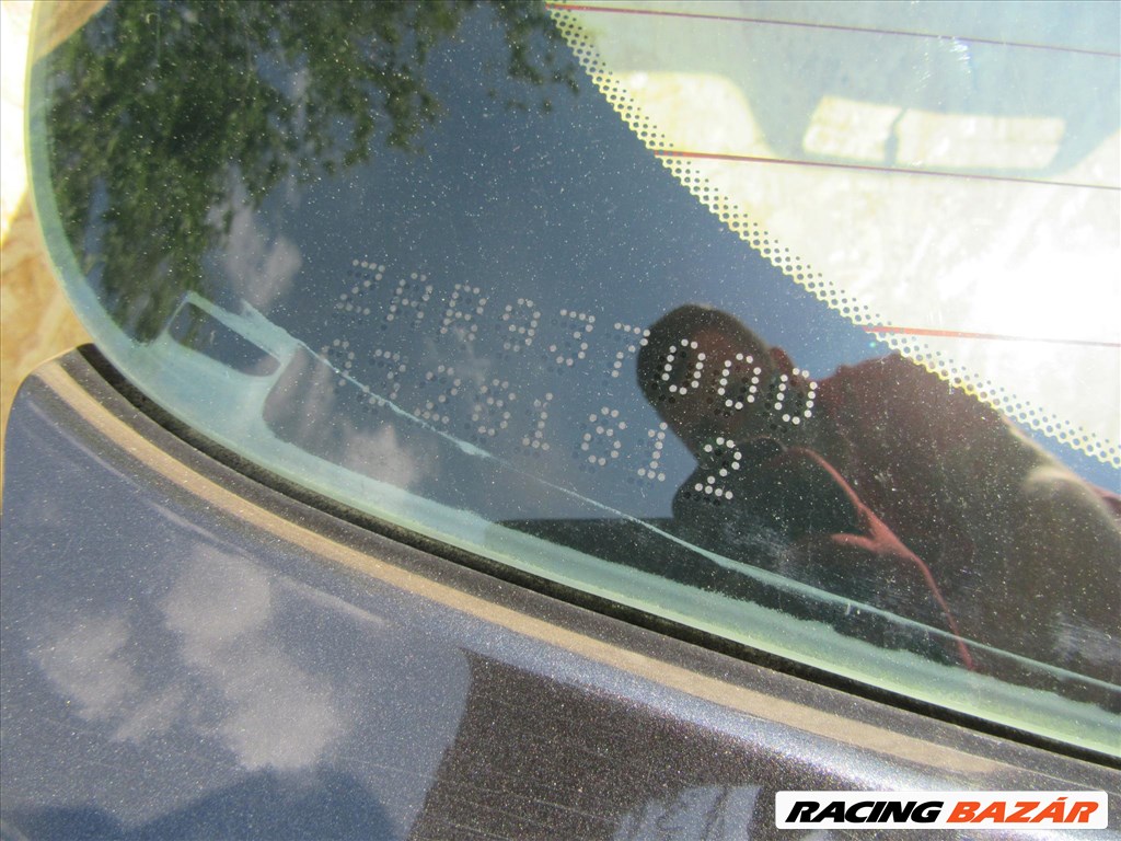 111714  Alfa Romeo 147 FL 2005-2010 fekete színű csomagtérajtó, a képen látható sérüléssel 50504142 3. kép
