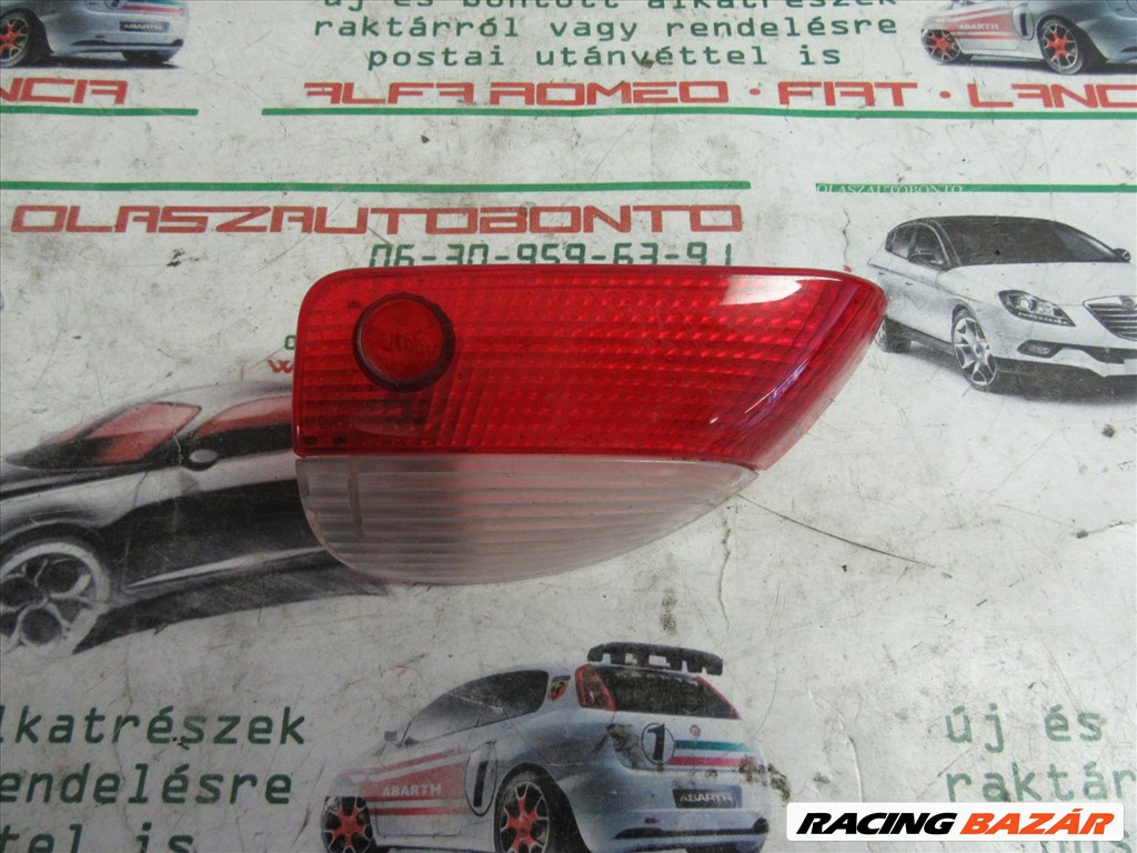 Alfa Romeo Gt jobb oldali ajtókárpit lámpa 1. kép