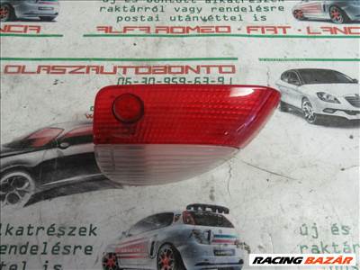 Alfa Romeo Gt jobb oldali ajtókárpit lámpa