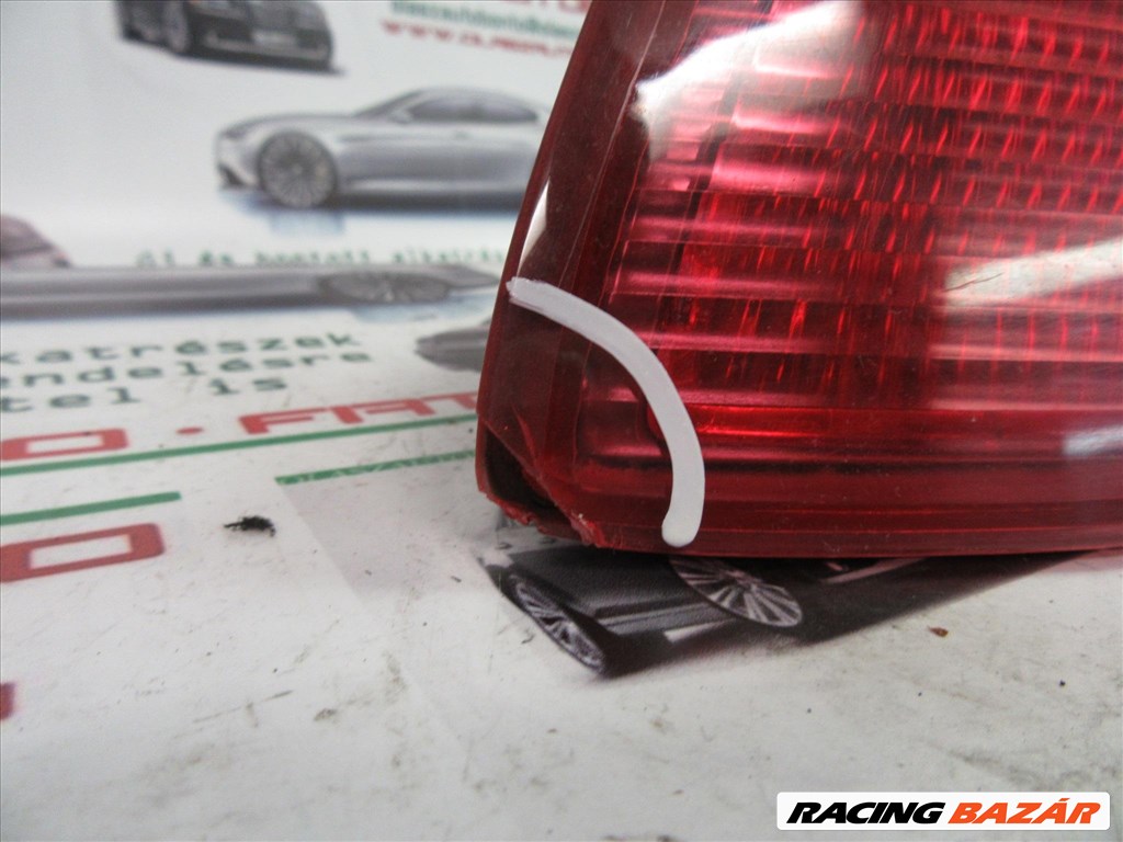52912 Alfa Romeo Gt jobb hátsó lámpa a képen látható sérüléssel 60681558 2. kép