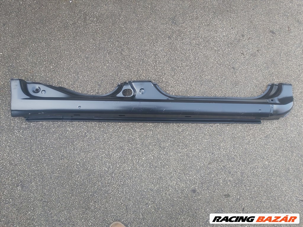 Fiat Grande Punto Utángyártott új 5 ajtós jobb oldali küszöb 71744495 1. kép