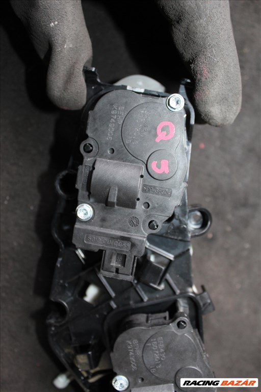 Audi Q5 fűtésállító motor K9749006    2. kép