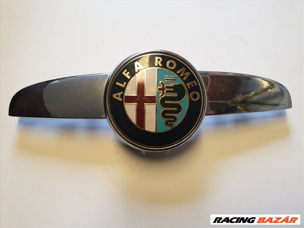 129096 Alfa Romeo 147FL  2005-2010 első embléma tartó 156058943 1. kép