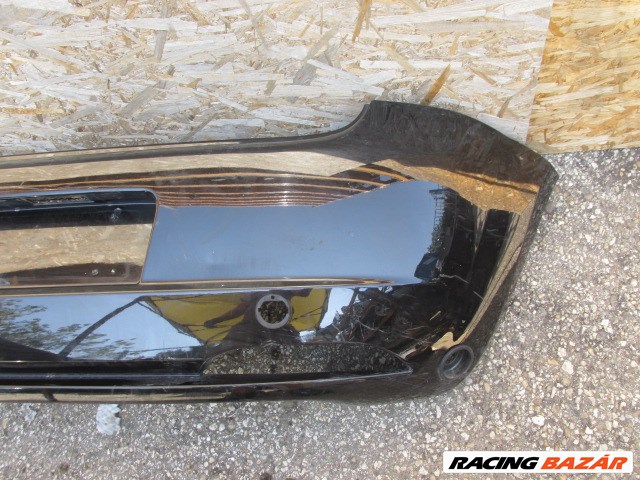 94108 Fiat Grande Punto fekete színű, gáztöltőcsonk helyes hátsó lökhárító  2. kép