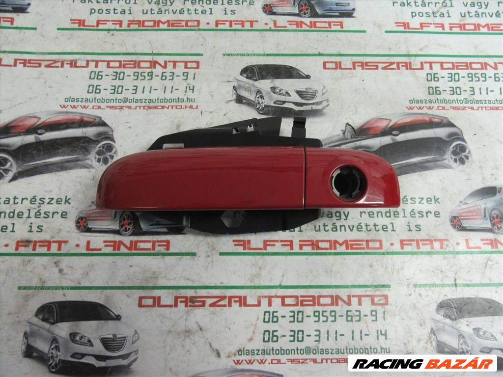 Fiat Panda III. piros színű, bal első külső kilincs  1. kép