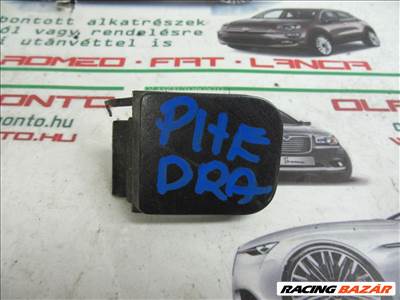 Lancia Phedra szürke színű, hátsó vonószem takaró