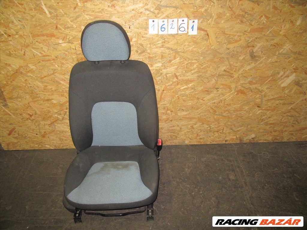 16261 Fiat Doblo 2000-2009 szövet, jobb első ülés 1. kép