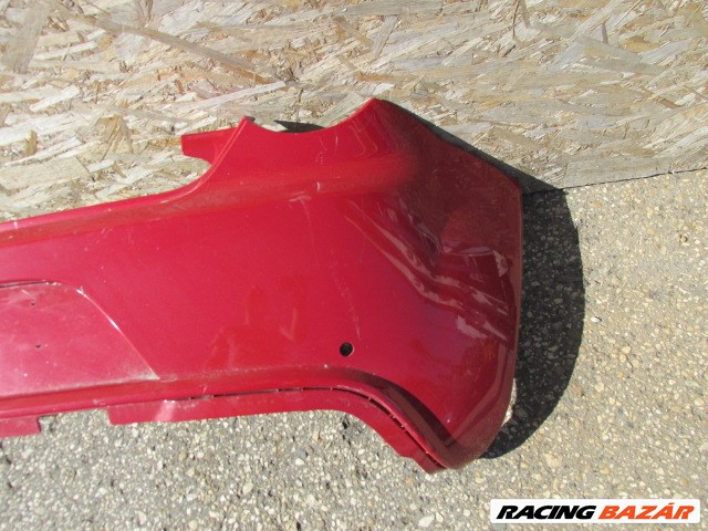 94391 Alfa Romeo MiTo piros színű, parkszenzor helyes hátsó lökhárító 71777565 2. kép